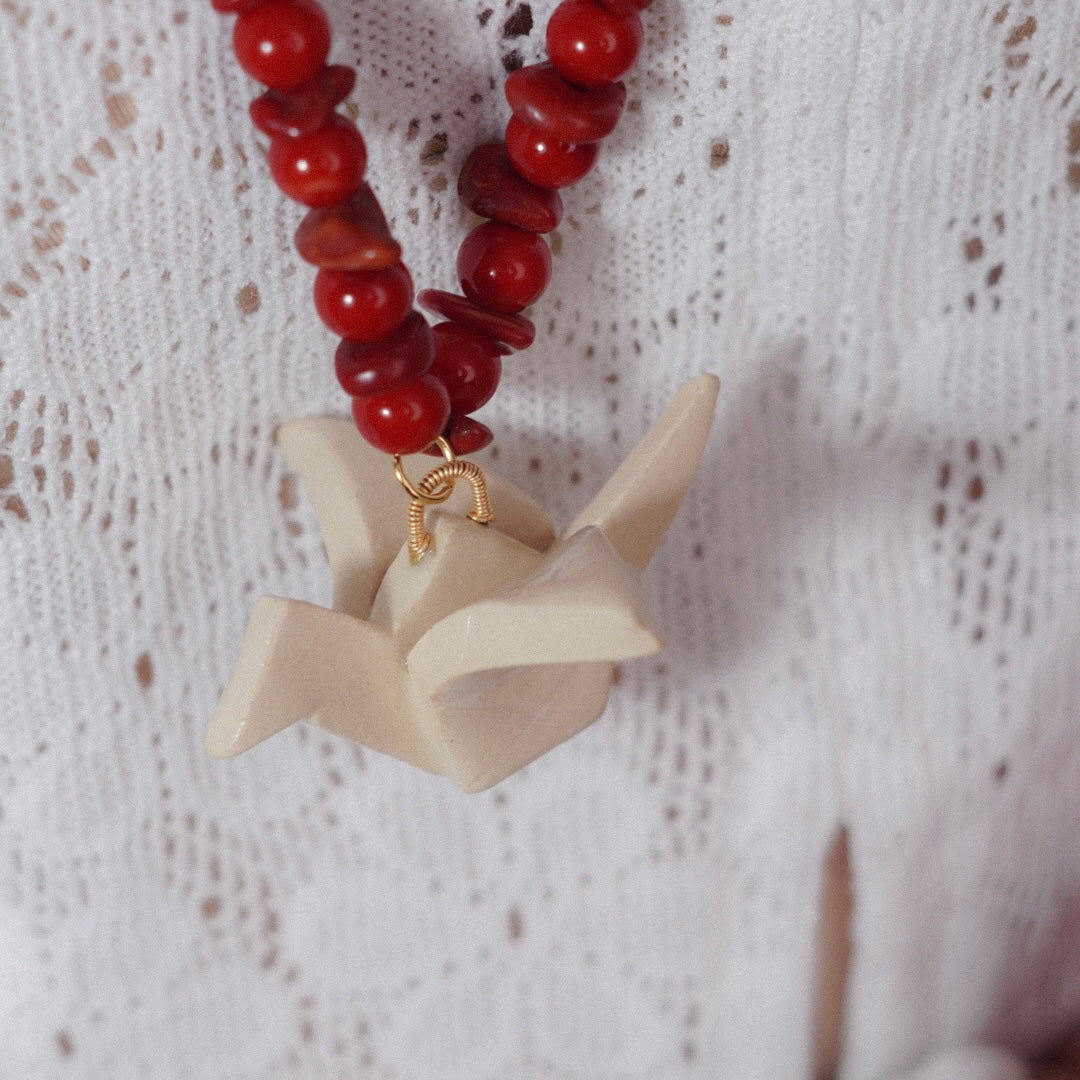 Necklace Gruya de papel