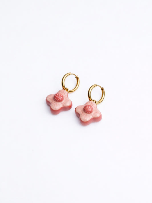 Imagen de hoops peonias en colores rosa y rojo de la marca Chouette en fondo blanco 